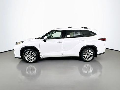 New 2026 Toyota Highlander Platinum image 5