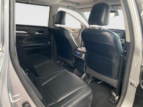 Used 2018 Toyota Highlander XLE w/ Protection Package #3 AWD/4WD image 11