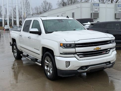 Used 2017 Chevrolet Silverado 1500 LTZ Z71 w/ LTZ Plus Package image 4