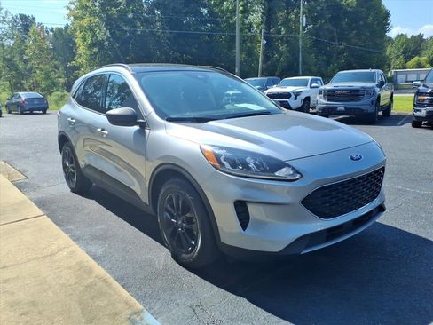 Used 2022 Ford Escape SE w/ Convenience Package image 3