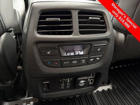 Used 2021 Honda Pilot Touring image 11