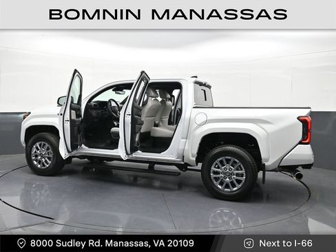 Used 2026 Toyota Tacoma Limited AWD/4WD image 44