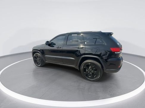 Used 2019 Jeep Grand Cherokee Laredo AWD/4WD image 6