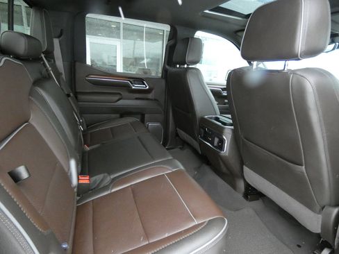 Used 2024 GMC Sierra 1500 Denali w/ Denali Reserve Package image 17