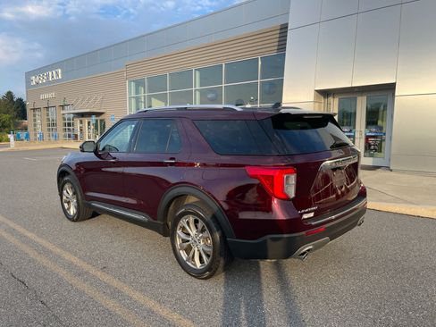 Used 2022 Ford Explorer Limited w/ Equipment Group 301A AWD/4WD image 3