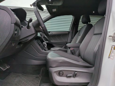 Used 2023 Volkswagen Tiguan SE R-Line FWD image 5