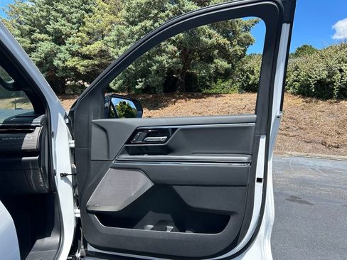 Used 2025 GMC Sierra EV Denali AWD/4WD image 58
