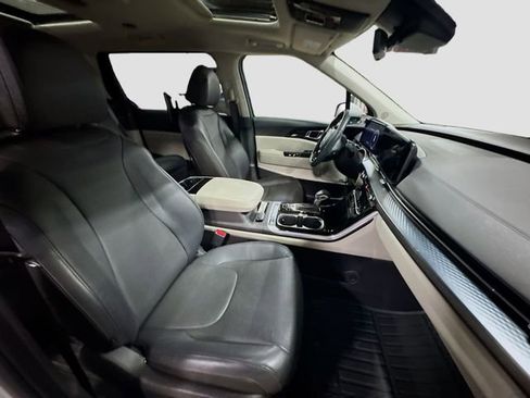 Used 2024 Kia Carnival SX Prestige image 34