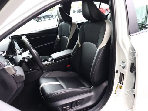 Used 2025 Toyota Camry SE FWD image 31