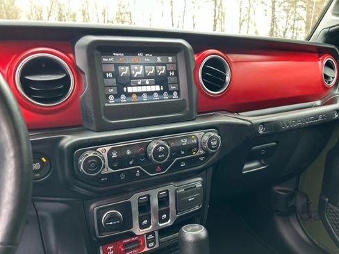 Used 2021 Jeep Wrangler Rubicon w/ Cold Weather Group image 30