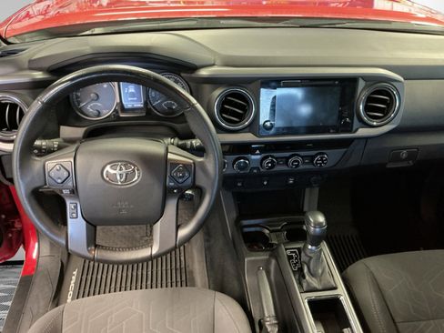 Certified 2017 Toyota Tacoma TRD Sport w/ Tow Package (A/T) image 10