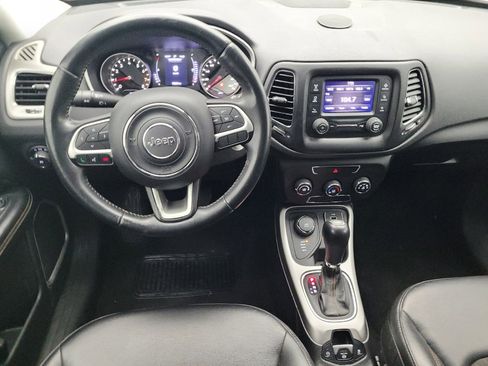 Used 2018 Jeep Compass Latitude image 22