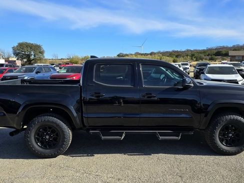 Used 2021 Toyota Tacoma SR5 image 6