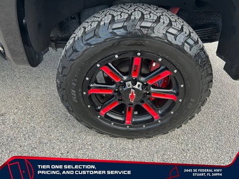 Used 2024 Chevrolet Silverado 2500 LT AWD/4WD image 9