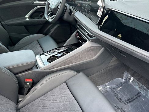 New 2025 Audi SQ5 Premium Plus AWD/4WD image 15