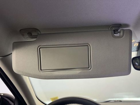 Used 2023 Jeep Grand Cherokee Limited image 29