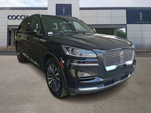 Certified 2023 Lincoln Aviator Reserve w/ Elements Package Plus AWD/4WD image 3