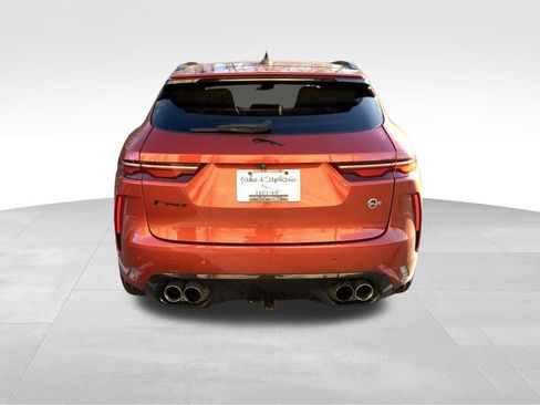Certified 2022 Jaguar F-PACE SVR image 7