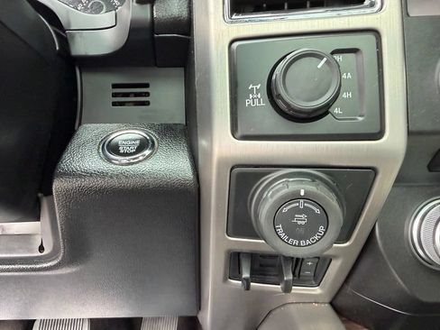 Used 2017 Ford F150 Platinum w/ Equipment Group 701A Luxury AWD/4WD image 20