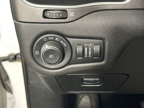 Used 2021 Jeep Cherokee Trailhawk w/ Sun, Sound & Nav Group image 19