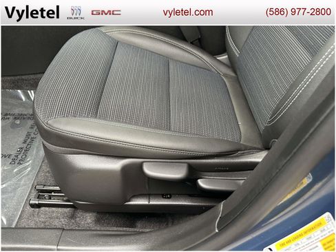 Used 2024 Buick Envista Preferred image 17