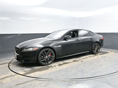 Used 2018 Jaguar XF S image 3