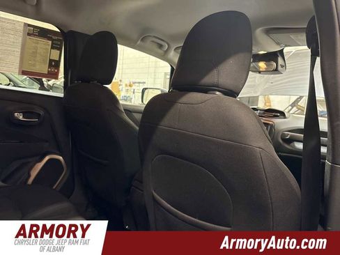 Used 2016 Jeep Renegade Latitude image 30