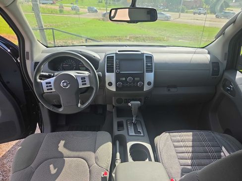 Used 2019 Nissan Frontier SV w/ Value Truck Package RWD image 7