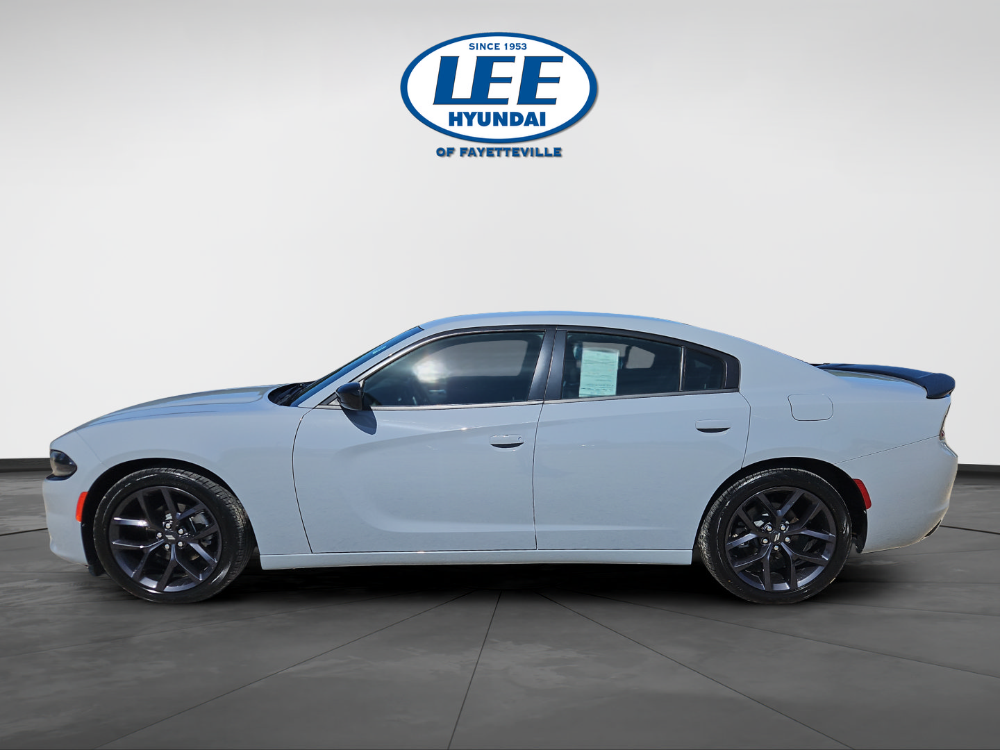 Used 2021 Dodge Charger SXT w/ Blacktop Package RWD image 6