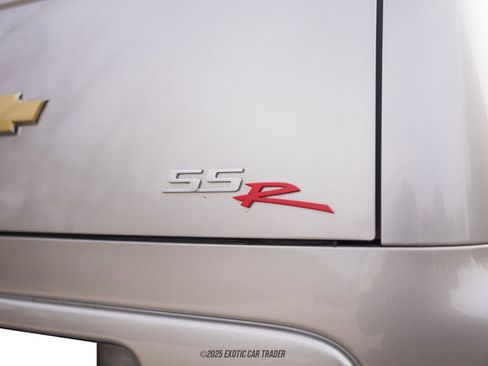 Used 2005 Chevrolet SSR w/ Preferred Equipment Group image 81