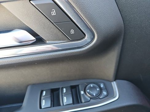 Used 2024 Chevrolet Silverado 1500 LT image 14