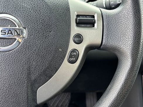 Used 2009 Nissan Rogue SL w/ Premium Pkg FWD image 25