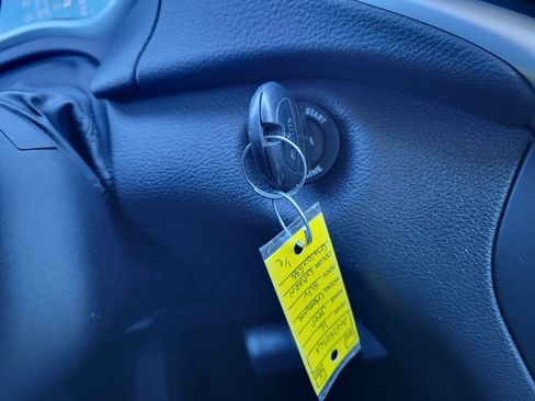 Used 2016 Jeep Cherokee Sport image 19