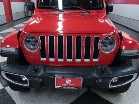 Used 2018 Jeep Wrangler Unlimited Sahara w/ Cold Weather Group image 4
