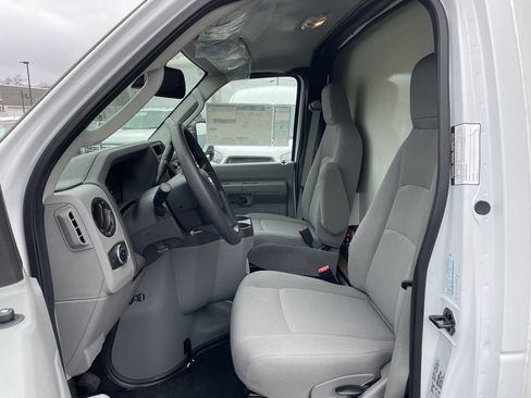 Used 2024 Ford E-450 and Econoline 450 Super Duty w/ Driver's Safety Package RWD image 8