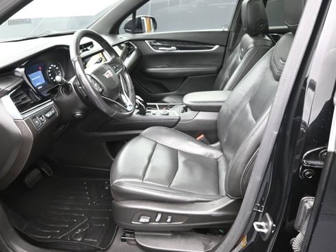 Used 2022 Cadillac XT6 Premium Luxury w/ Technology Package image 17