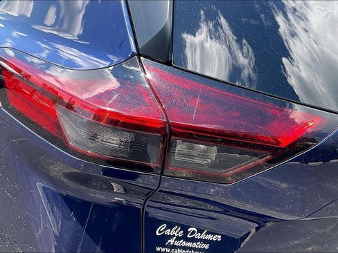 Used 2025 Nissan Rogue SV AWD/4WD image 28