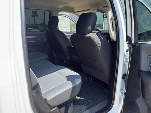 Used 2021 RAM 1500 Classic SLT w/ Luxury Group AWD/4WD image 15