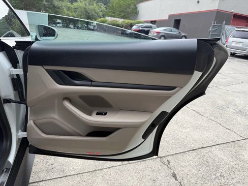 Used 2022 Porsche Taycan RWD image 37
