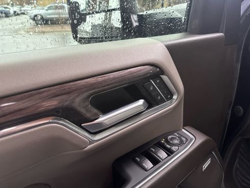 Used 2024 Chevrolet Silverado 3500 LTZ w/ LTZ Premium Package image 17