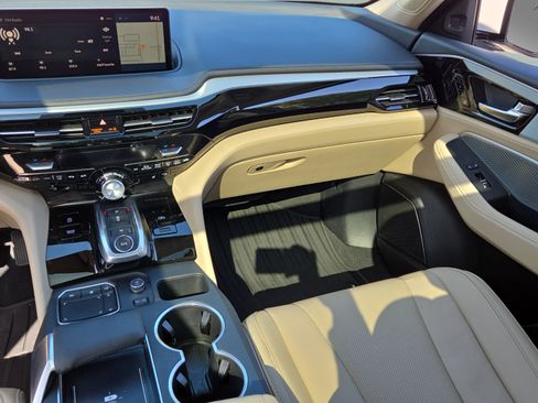 Certified 2024 Acura MDX FWD w/ Technology Package image 14