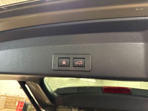 Used 2023 Subaru Ascent Limited image 13