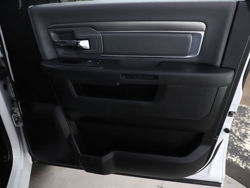 Used 2022 RAM 1500 Classic SLT w/ Protection Group AWD/4WD image 9