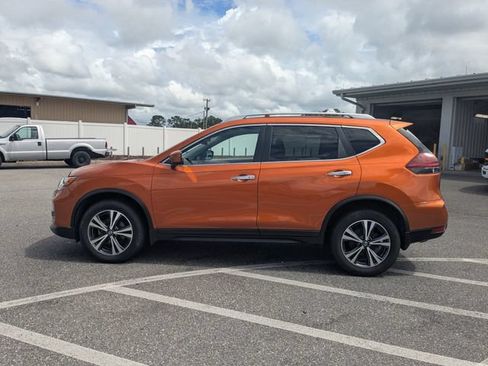 Used 2019 Nissan Rogue SV w/ Premium Package AWD/4WD image 5