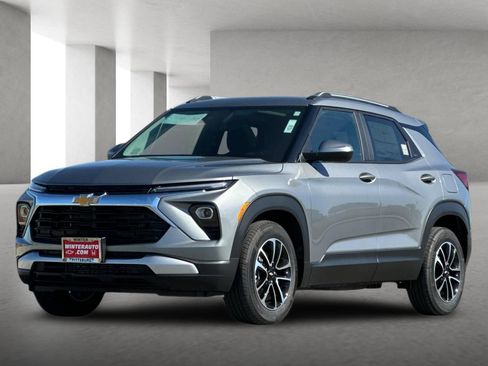 Used 2026 Chevrolet TrailBlazer LT w/ LT Cold Weather Package FWD image 8
