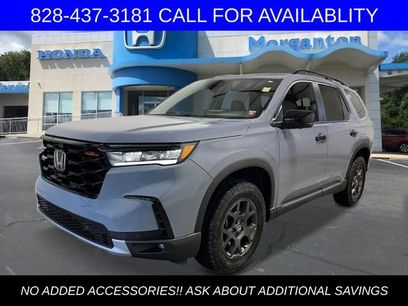New 2025 Honda Pilot TrailSport