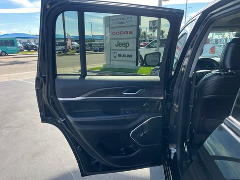 Used 2023 Jeep Grand Cherokee 4WD 4xe image 31