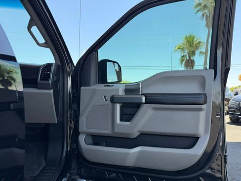 Used 2018 Ford F150 XLT w/ Equipment Group 302A Luxury AWD/4WD image 32