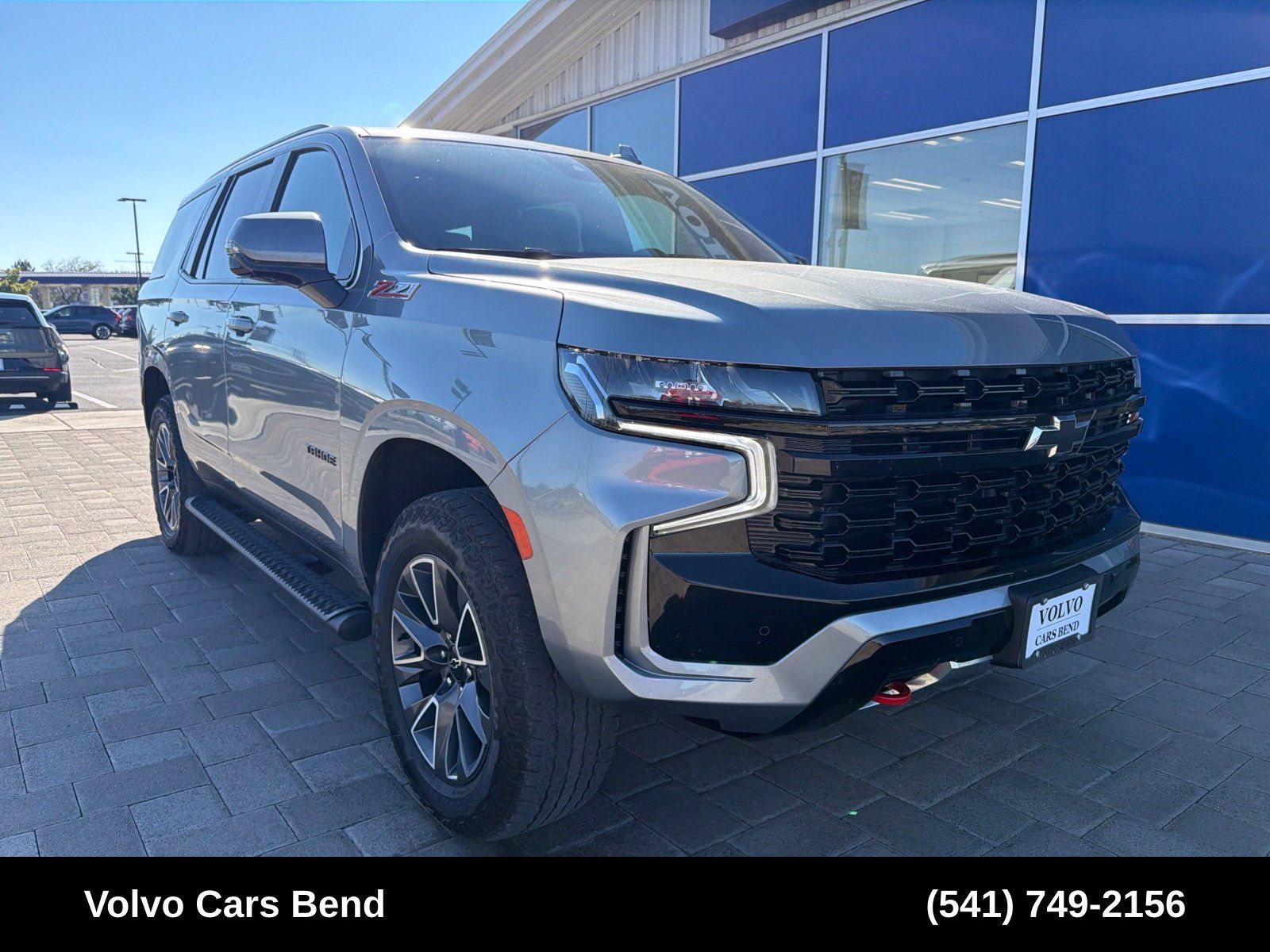 Used 2023 Chevrolet Tahoe Z71 w/ Luxury Package AWD/4WD image 2