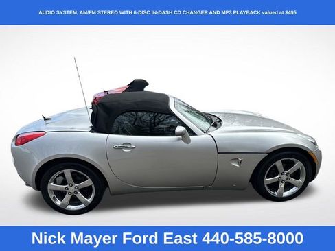 Used 2007 Pontiac Solstice Convertible w/ Premium Package RWD image 9